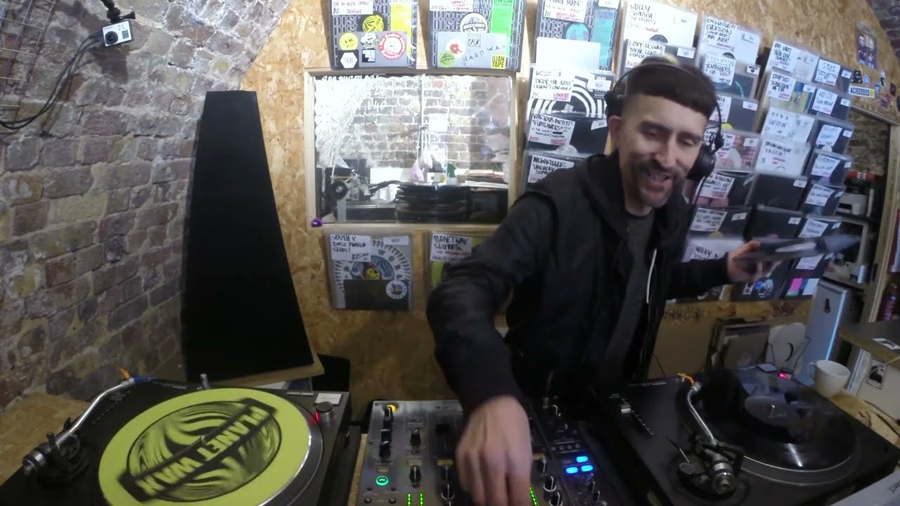 Warlock // 1-hour Vinyl DJ Mix ~ Techno / Breaks