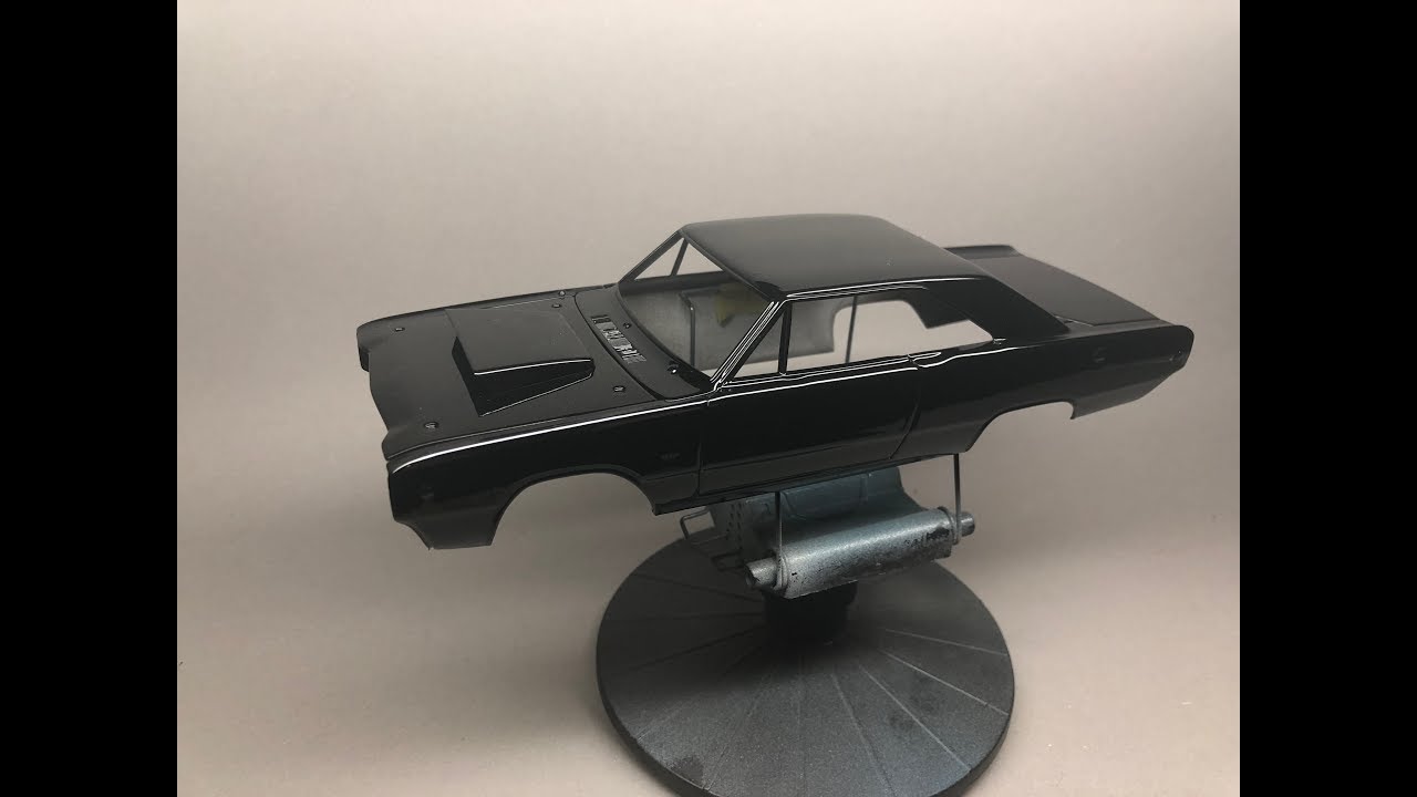 Revell: покраска Dodge Dart Hemi 1968 года