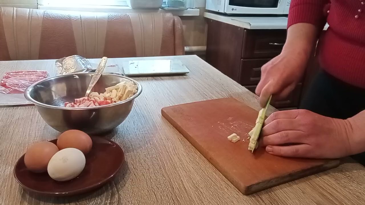 Нарешті зробила салат с кукурудзи 