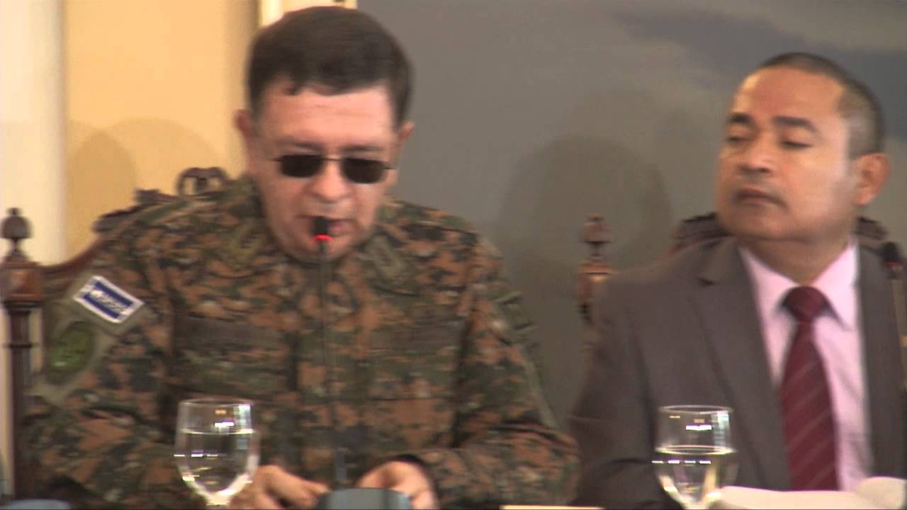 Así reaccionó el presidente Cerén ante cuestionamientos por prostitutas en penal de Izalco