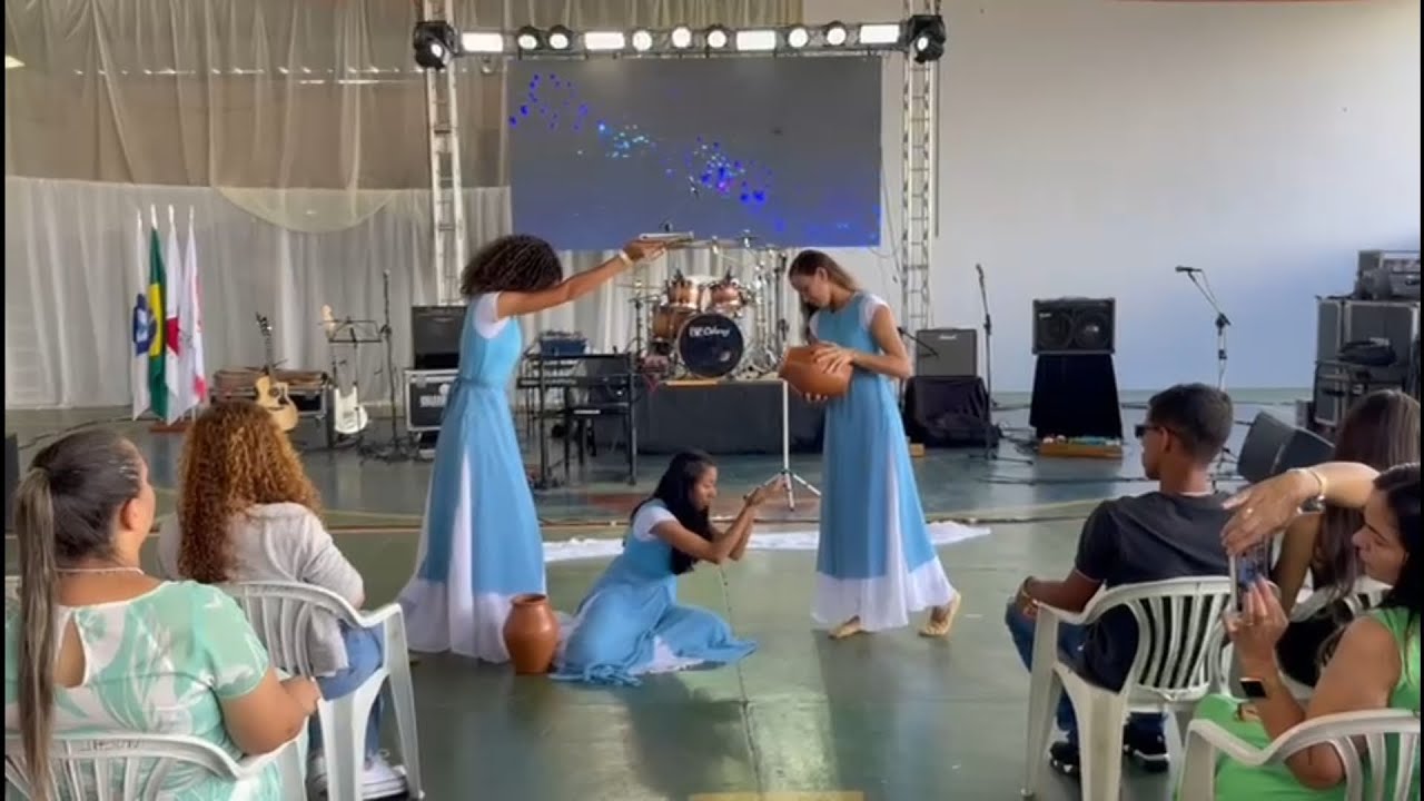 Coreografia tu és + águas purificadoras / 30° COBANNEM em Berilo-MG / Ministério Adoradoras do Rei 👑