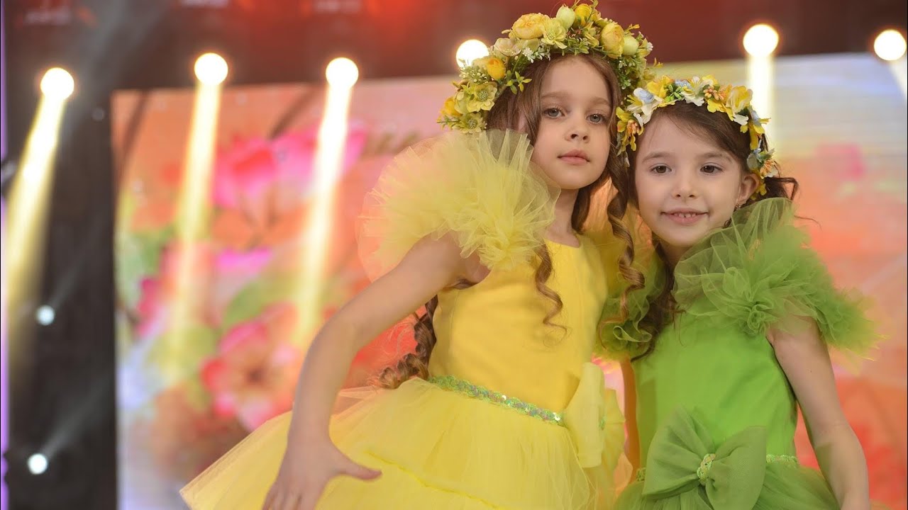 Andreea și Ana Maria (DoreMicii) - Mami