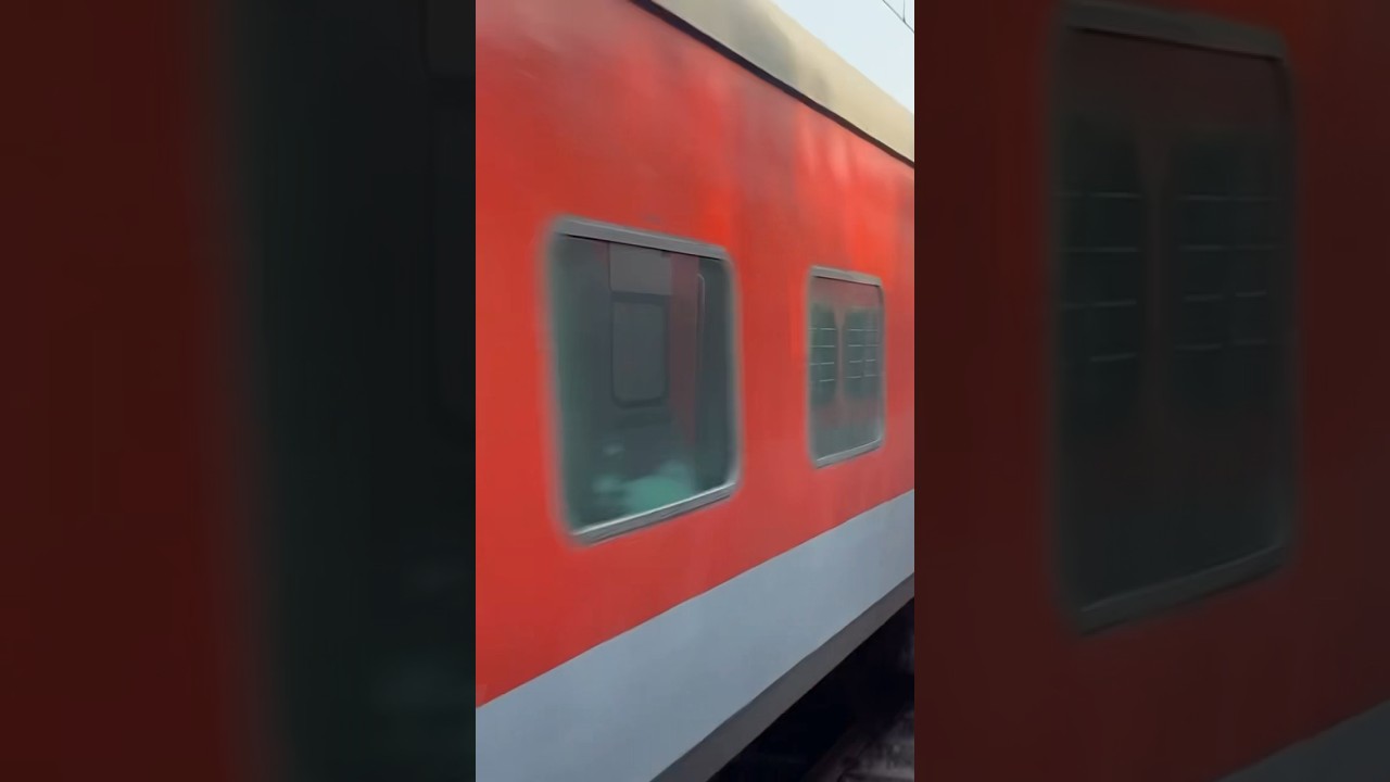 12926 Paschim Sf Express train speed spl crossing Amritsar jn Mumbai #scopin #viral #indianrailways