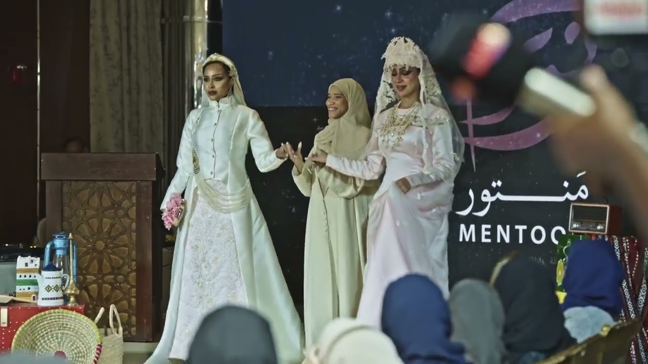 عرض أزياء مبادرة 