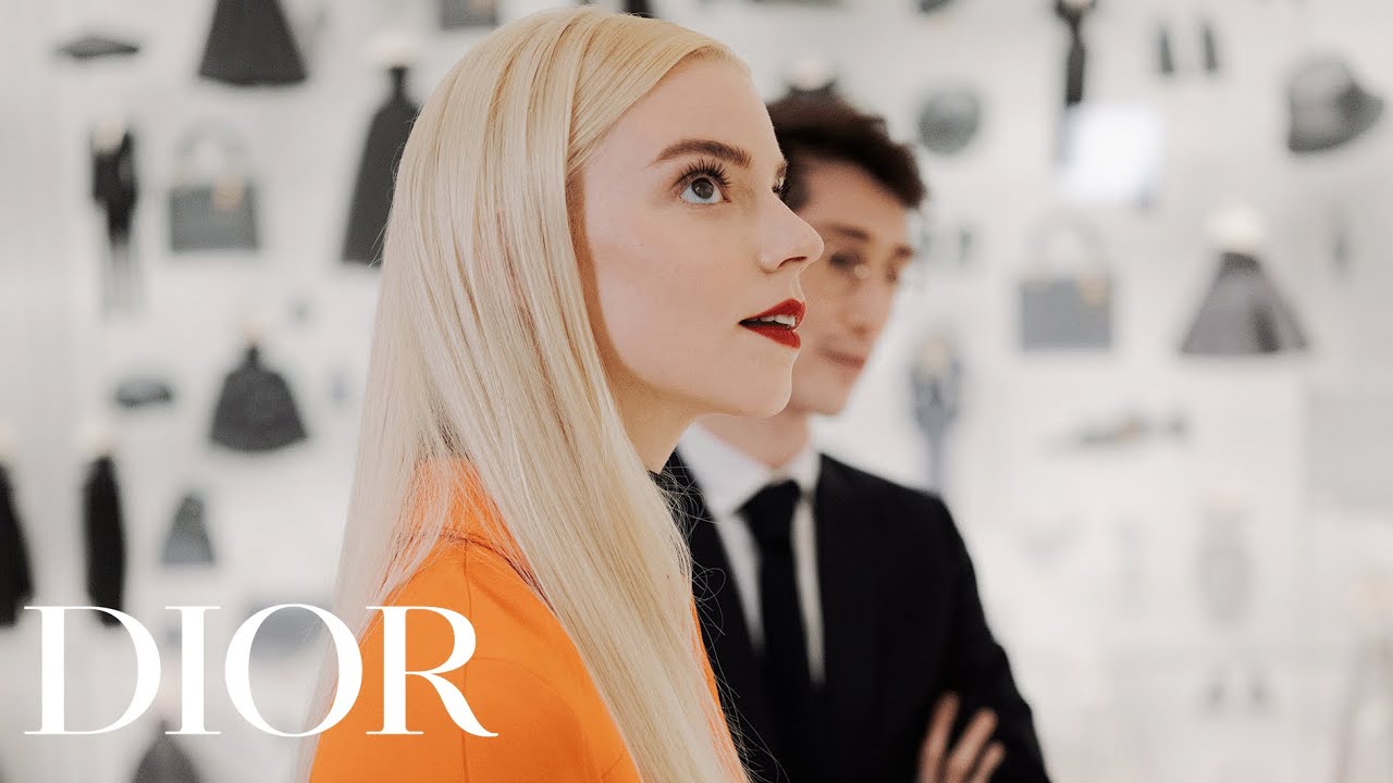 Anya Taylor-Joy Visits La Galerie Dior at 30 Montaigne