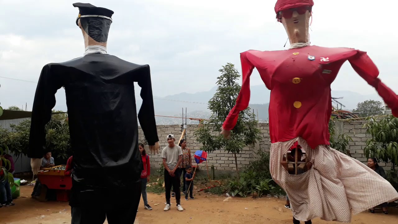 Fiesta infantil del niño Iker en compañía de nuestros monos de calenda!