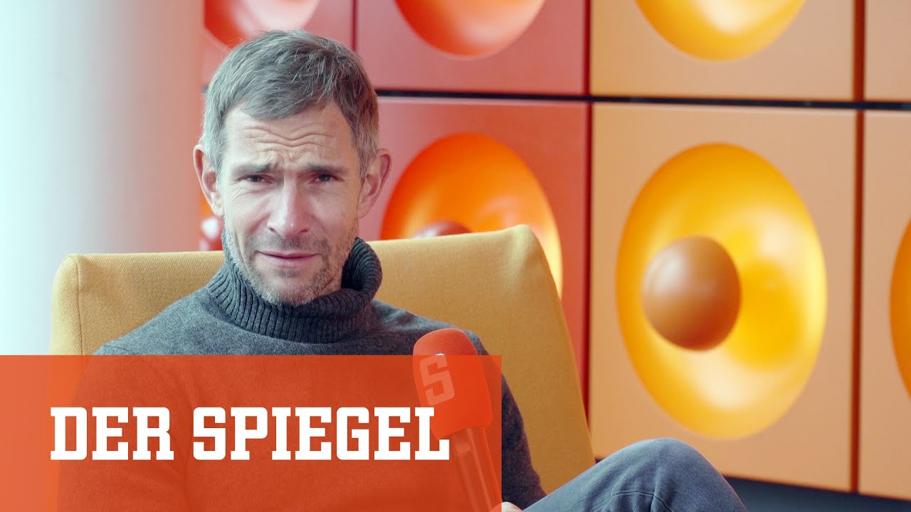 Micky Beisenherz bei DER SPIEGEL FRAGT: Über Dieter Nuhr, das Dschungelcamp und die Comedy-Szene