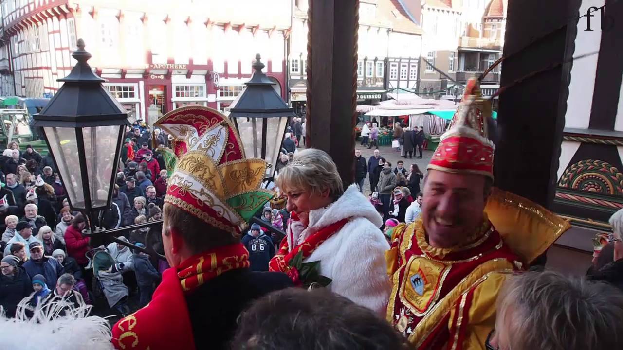Närrische Schlüsselübergabe vor dem Einbecker Rathaus 2016