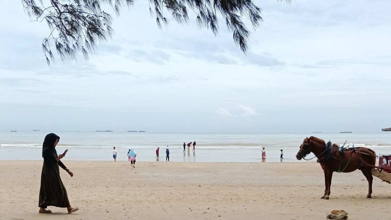 Kami Keluarga Muslim l Pantai Semilir