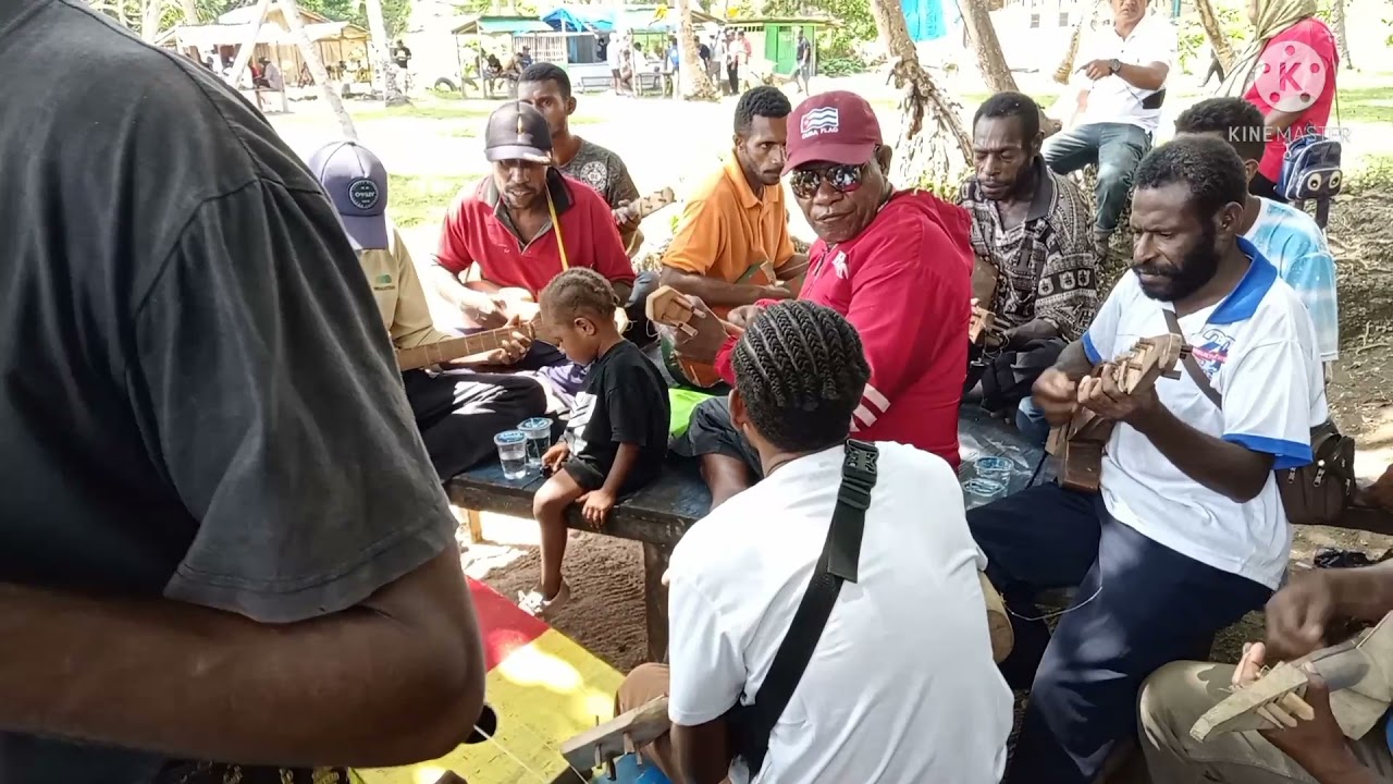Acara Goyang Keroncong Nelon di pantai Simora Keroncong Nelon Sawatawera