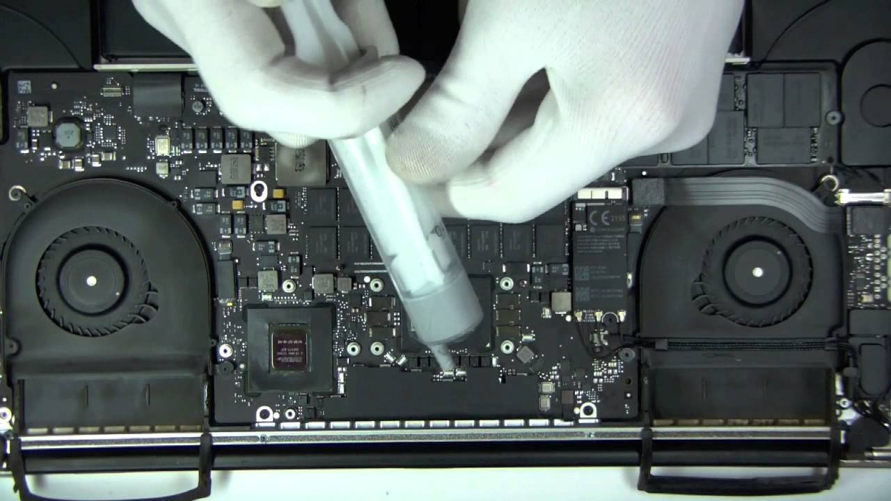 Чистка MacBook Pro Retina 15 от пыли и замена термопасты