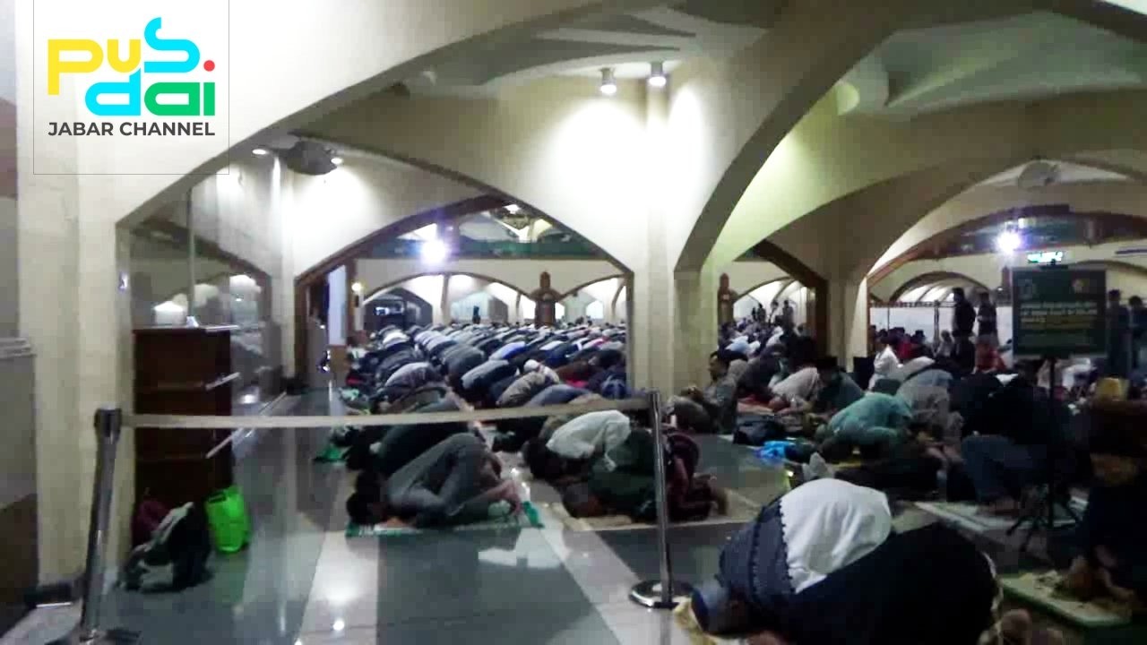 SUASANA MALAM KE 25 RAMADHAN 1447 H DI MASJID PUSDAI