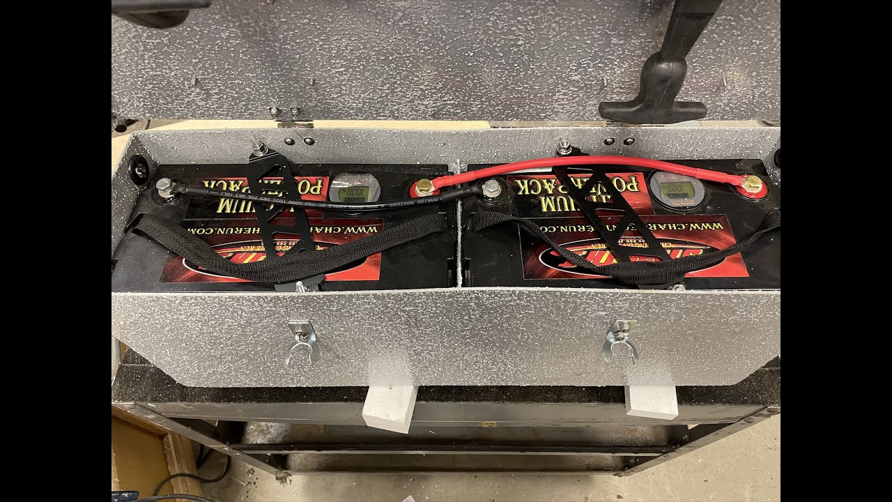 Electrical install of a Rhodan 96 in a Cobia 301
