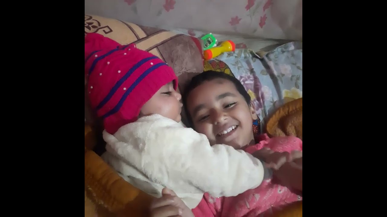 Dono bahan ki masti to dekhiye।