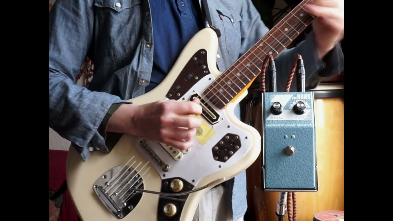 The Honk Machine, the most unique fuzz pedal. Great version of the Zonk Machine.