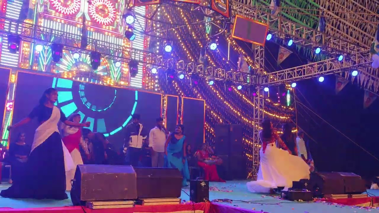 7 girls  mass dance 💃💃 on Prabha 
