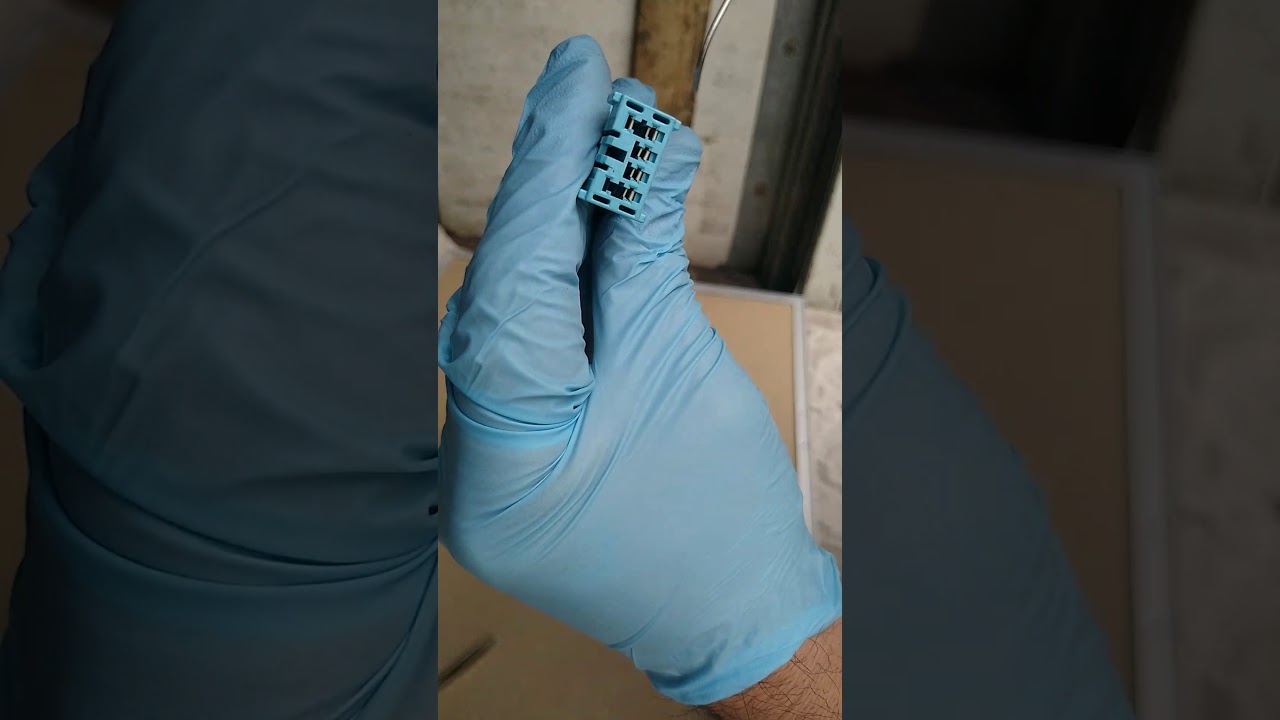 Cómo intercambiar el conector del retrovisor de un Honda Civic Hybrid