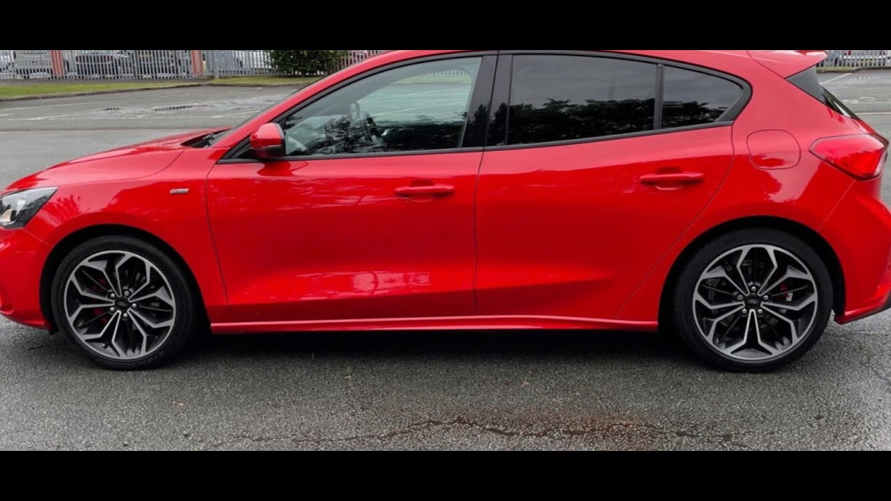 Ford Focus mk4 hatchback back lights   removal