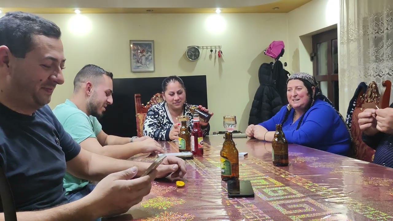 Cine avenit la noi
