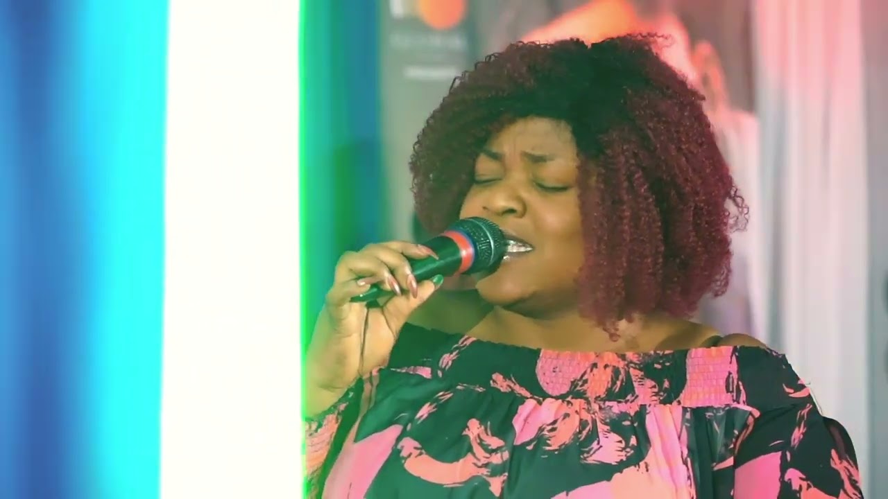 PRINCE MBALA FEAT EUNICE MANYANGA ( SESSION LIVE IL EST LA  )