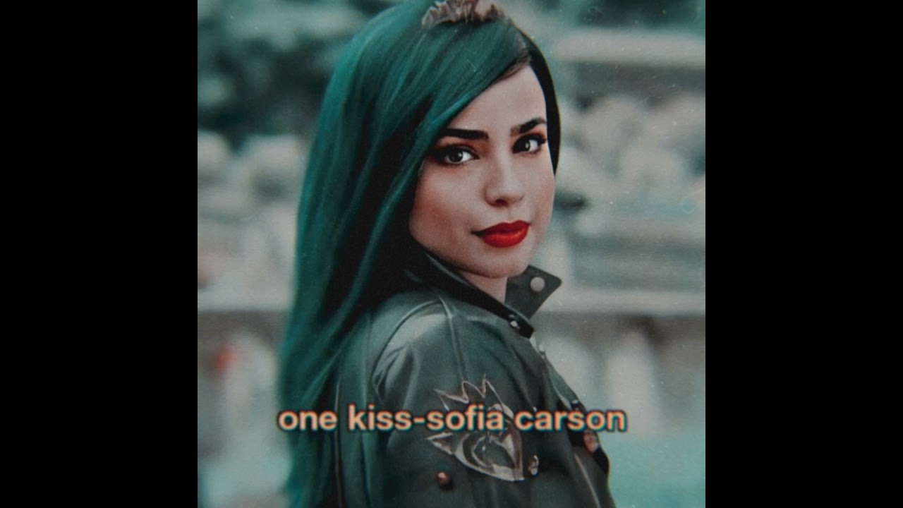 𝐒𝐨𝐟𝐢𝐚 𝐂𝐚𝐫𝐬𝐨𝐧- 𝐎𝐧𝐞 𝐤𝐢𝐬𝐬 (𝐒𝐥𝐨𝐰𝐞𝐝)