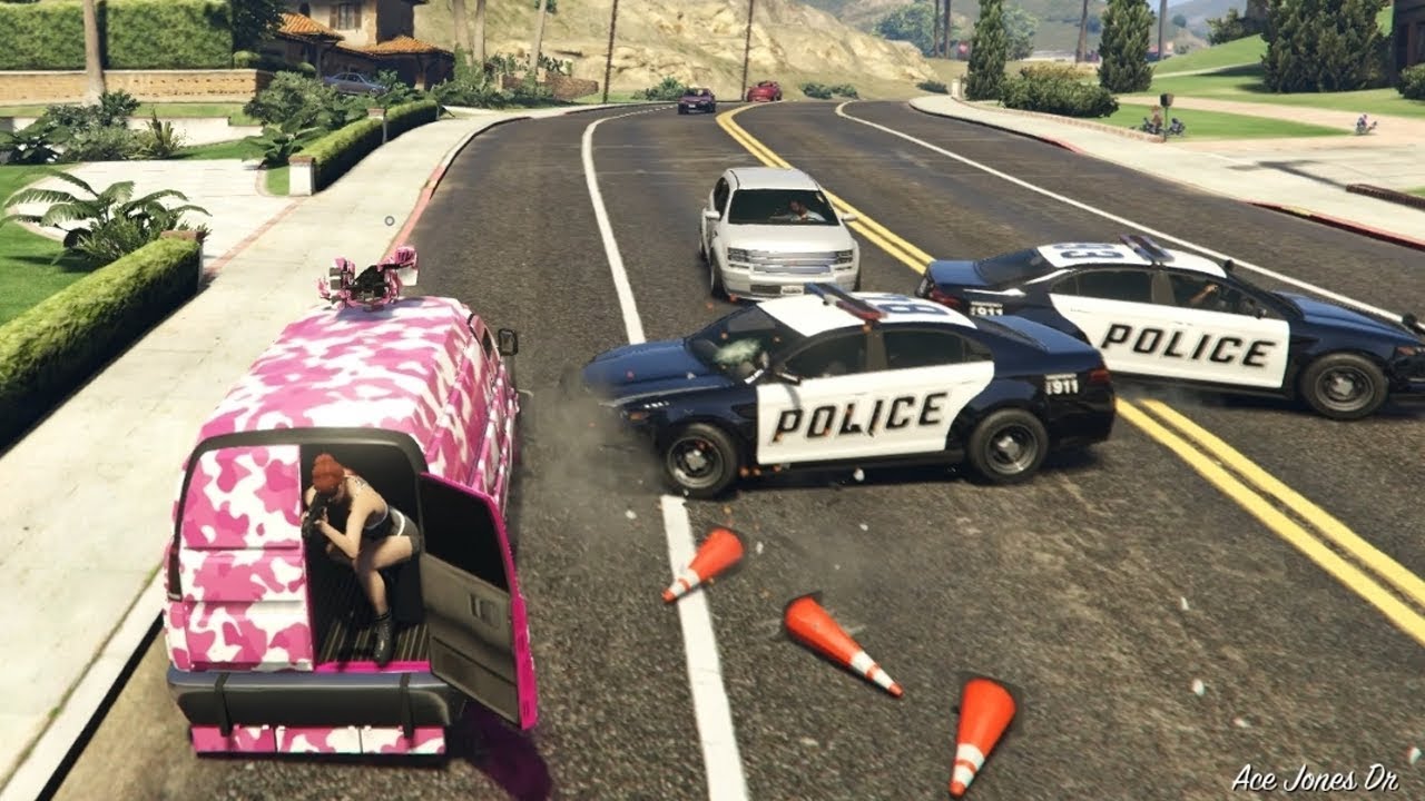 GEPANSERDE VRACHTWAGENS TEGEN ELKAAR! (GTA V Mule Custom)