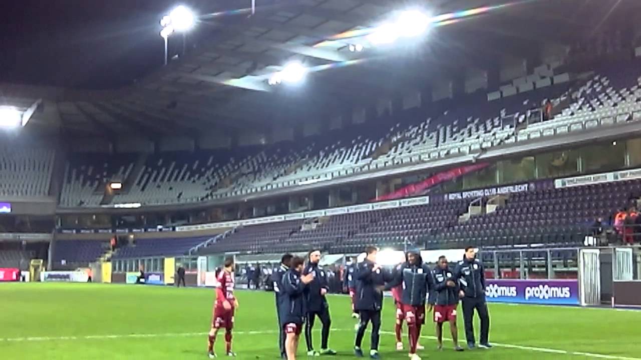 Tribute to Junior Malanda : communion between  RSCA fans and Zulte Waregem players