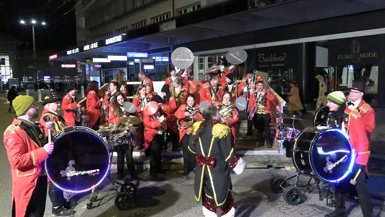 Sumpfglugere Clique / Carnaval Bienne 2026 Rue de la Gare