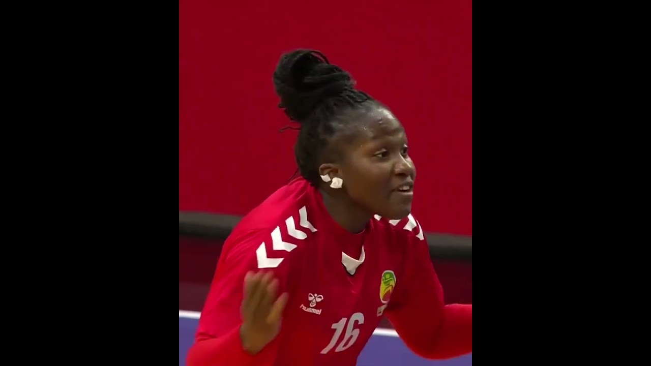 Doungou Camara & Justicia Toubissa Elbeco 🇸🇳🦁.      #handball #håndball #sport #jeu #ihf #kebetu