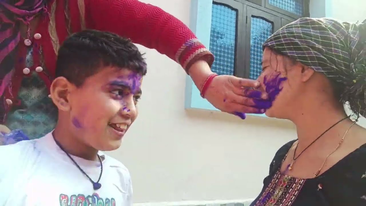 आज हम लोग मोसी के घर गये