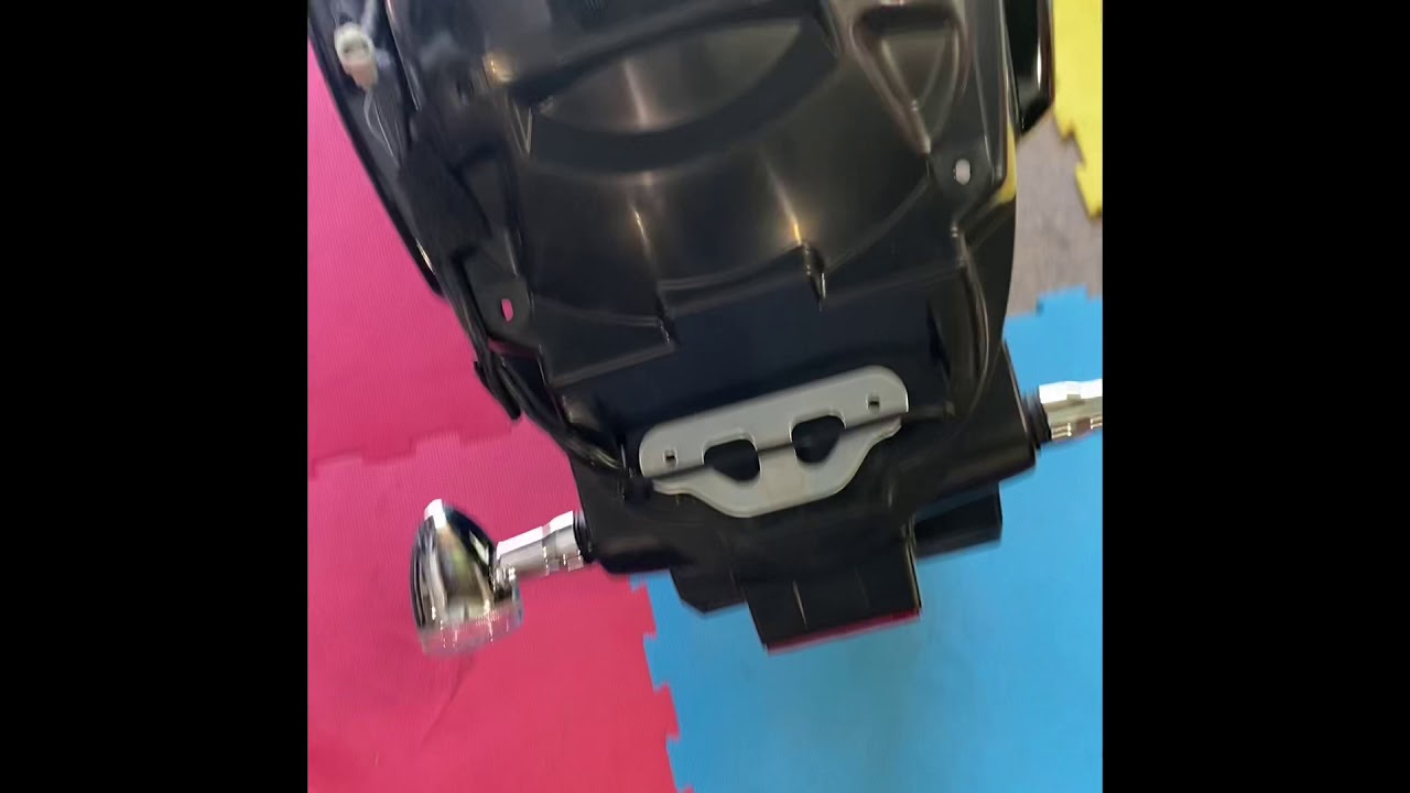LED turn signal install / M109r