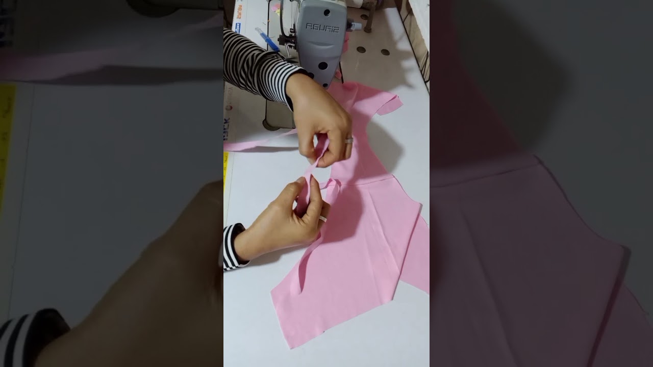 Pegado de cinta elástico, con la máquina recta y remalle. 🫢🫠.
