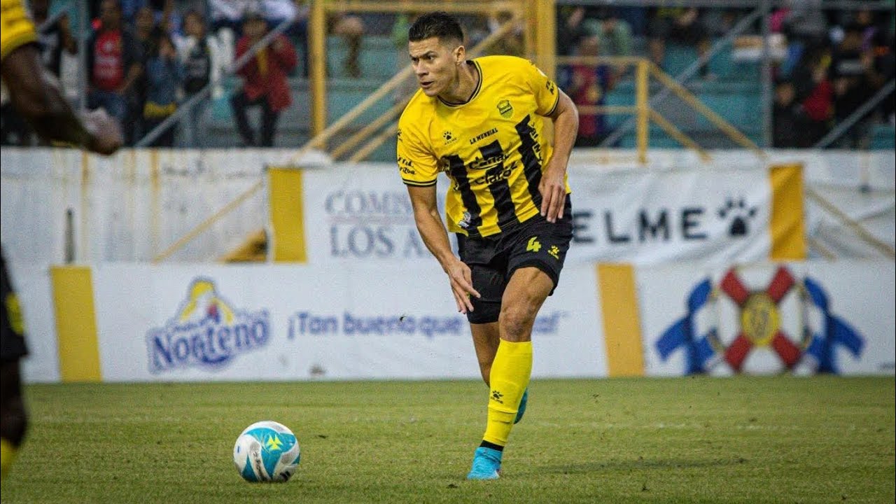 Gol de penal que dio el 2-2 a Real España ante Motagua 
