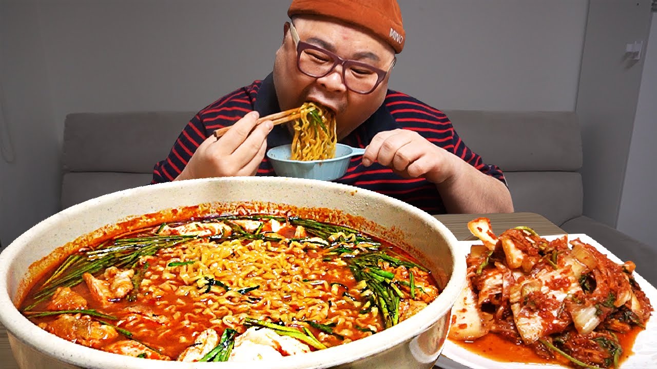 너무 맵다 진짜🔥불닭볶음탕면 맵찔이가 도전해봅니다│Spicy Fried Chicken Noodles Mukbang Eatingshow