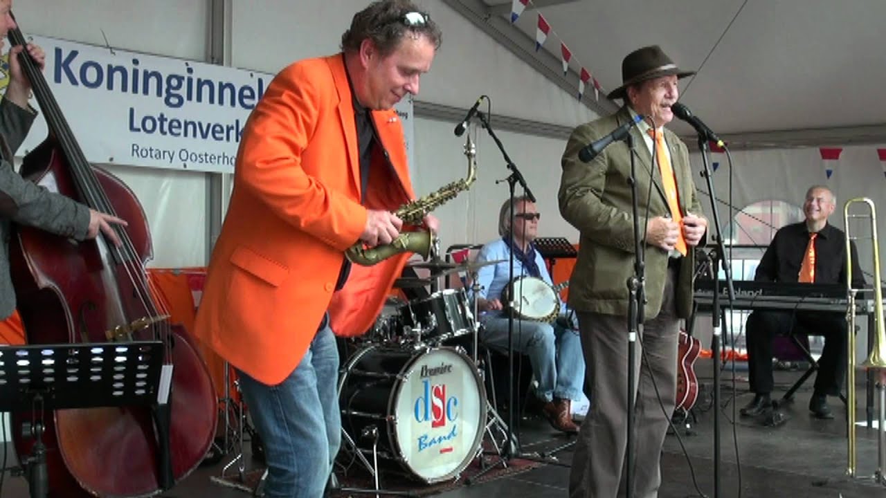 Antoine Trommelen tijdens koninginnedag 2012 op de Heuvel - Oosterhout