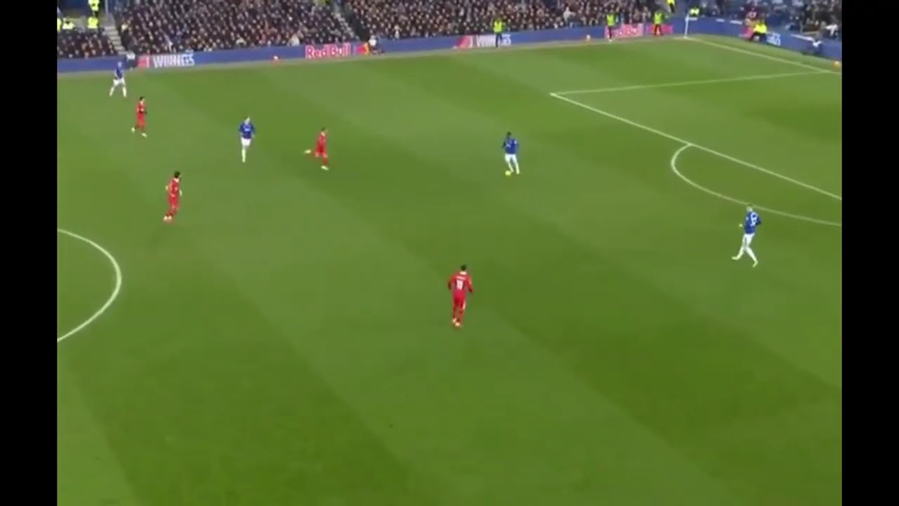 Idrissa Gueye vs  Liverpool