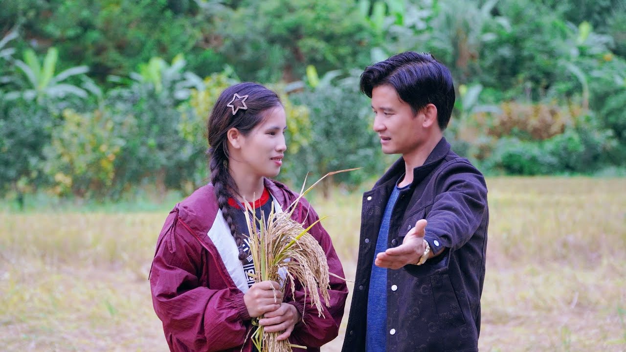 Tu Phan was very grateful for the surprise gift that Thu and his mother gave her. 