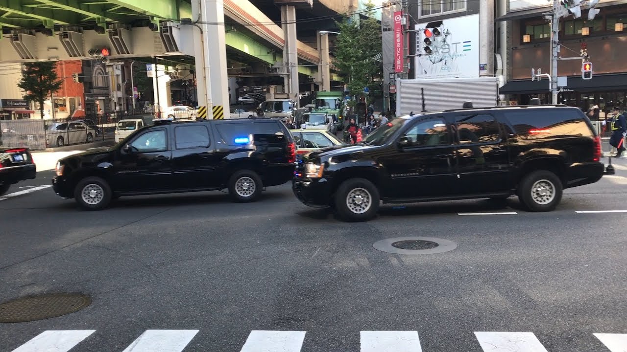 20171107トランプ大統領来日時車列西麻布交差点（ビースト？）