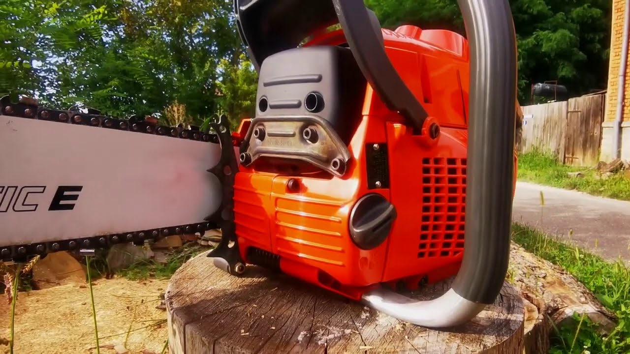 Husqvarna 390xp - first start, break in, tacho, cuts....