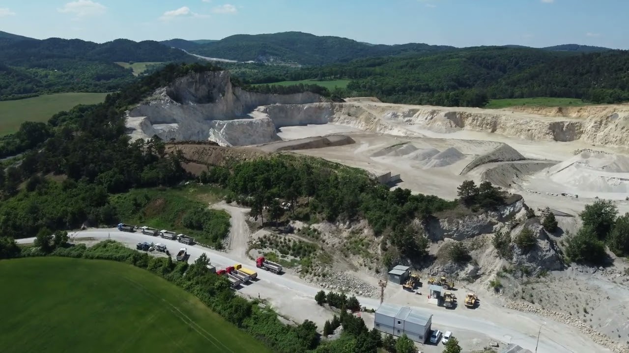 Dubová - Doľany - Lošonec - Kameňolom Trstín - Vodná nádrž Buková - Sološnica a Karpaty