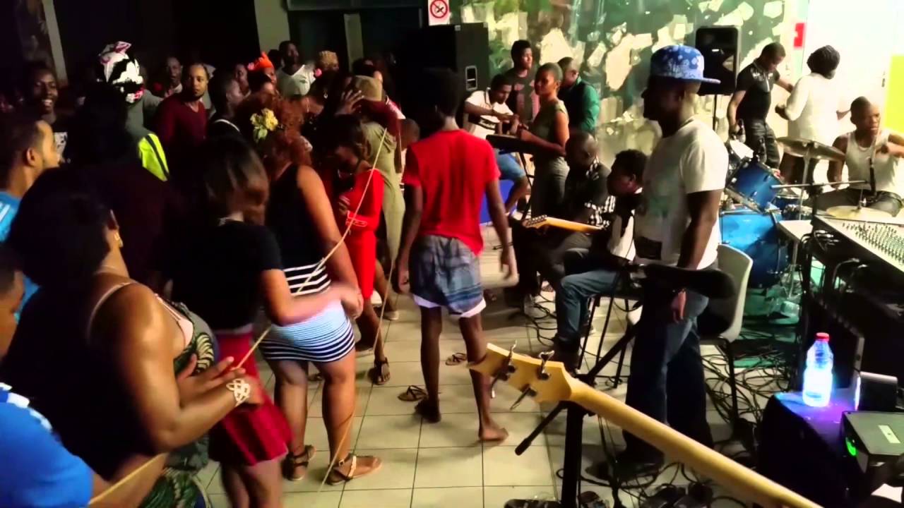 Motamo - Soirée à Far Far (Rivière des Galets)