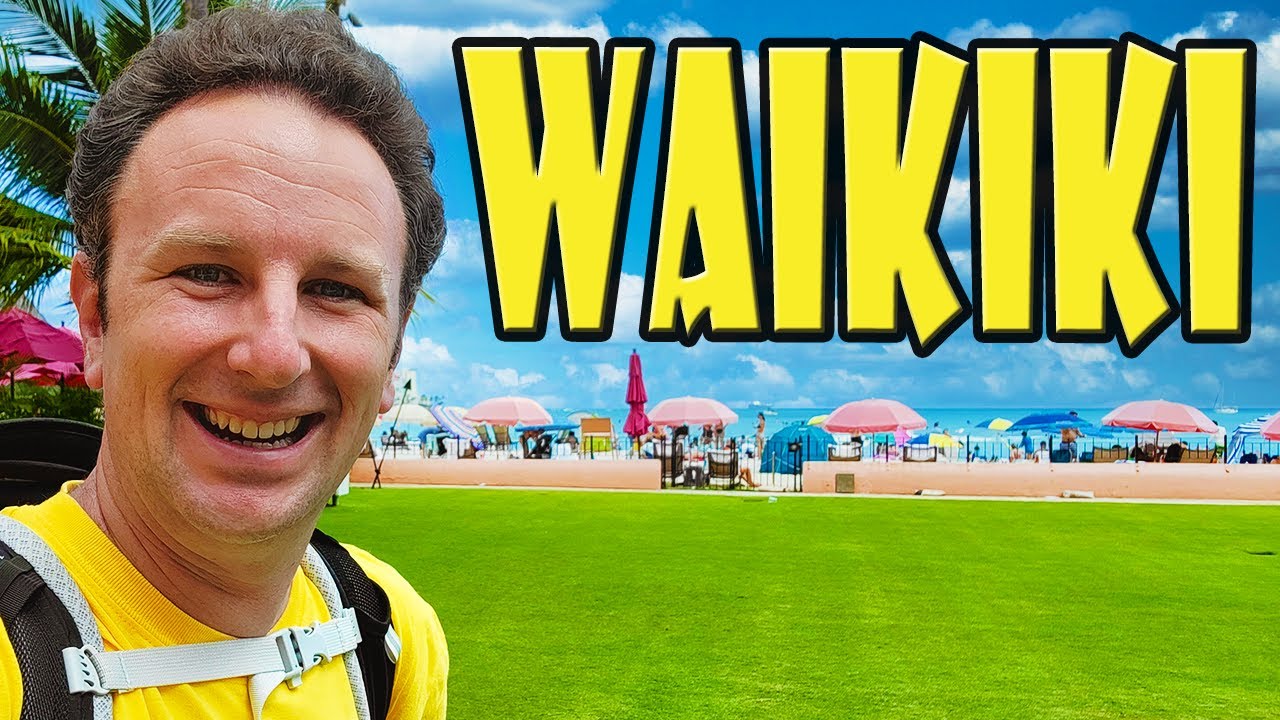 Главная торговая улица Гавайев: Калакауа-авеню в Вайкики.