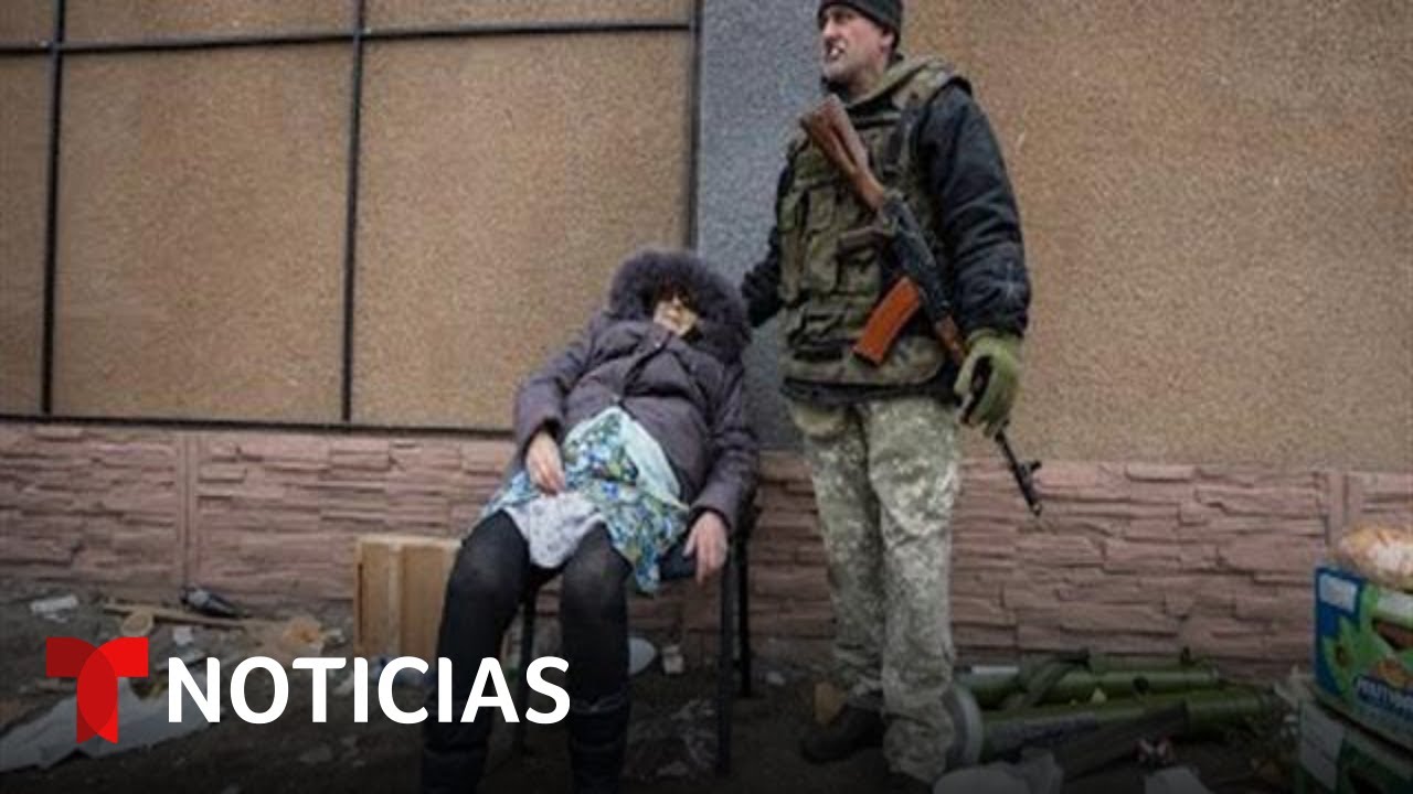 ¿Cómo sobreviven bajo las bombas quienes no piensan evacuar en Ucrania? | Noticias Telemundo