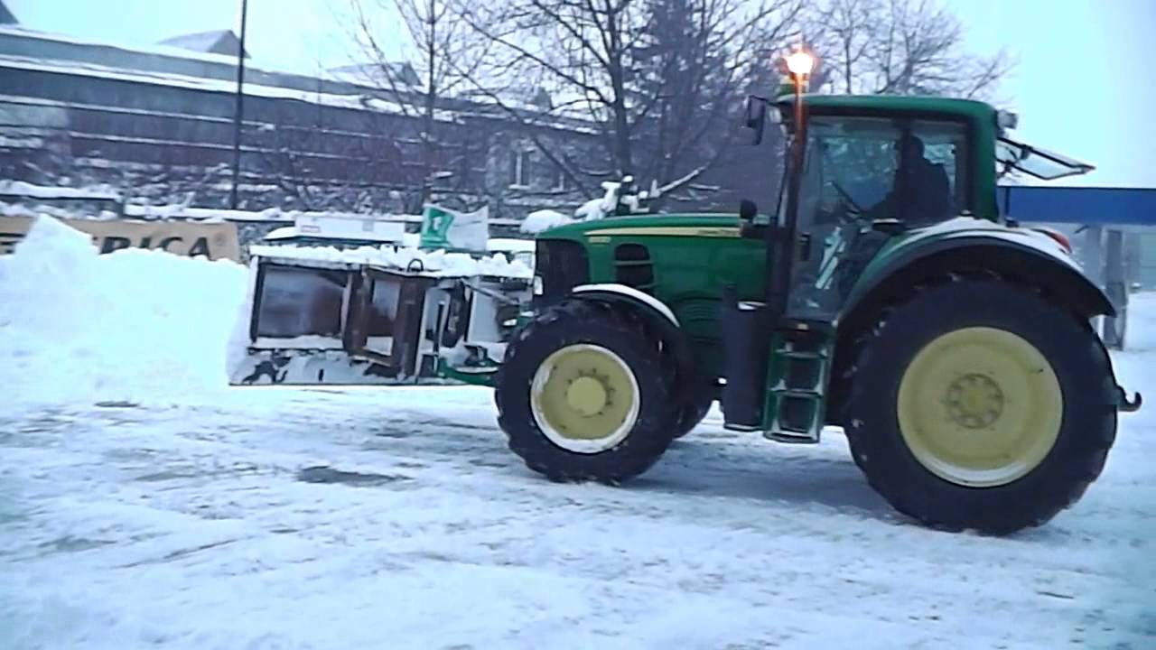 Zima 2013 - John Deere 6930 Premium w akcji odśniezanie dróg