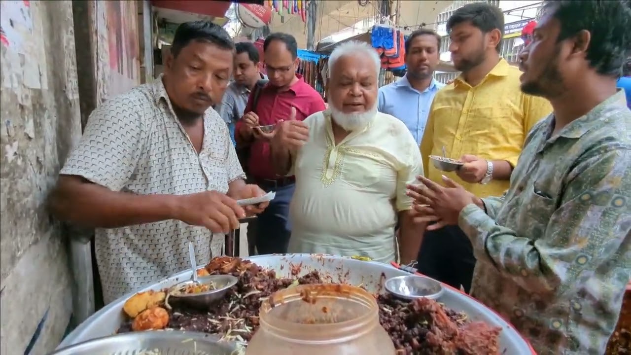 ইদ্রিস মামার ভাইরাল ছোলার বিরিয়ানি 😱 মাত্র ৪ আনা থেকে শুরু করে, এখন প্রতিদিন বিক্রি ২৫ থেকে ৩০ হাজার