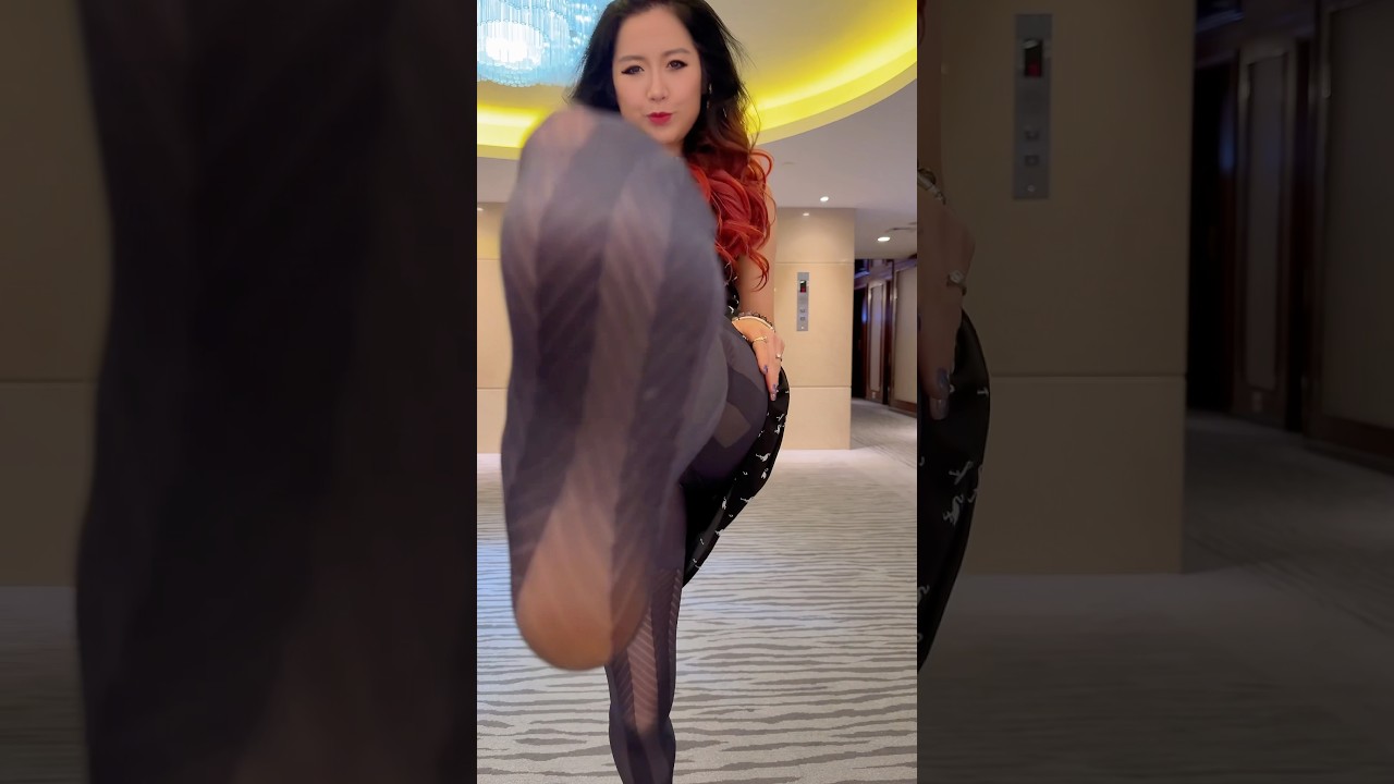 Patterned nylon soles! Black pantyhose stockings tights hosiery legs feet Asian girl model