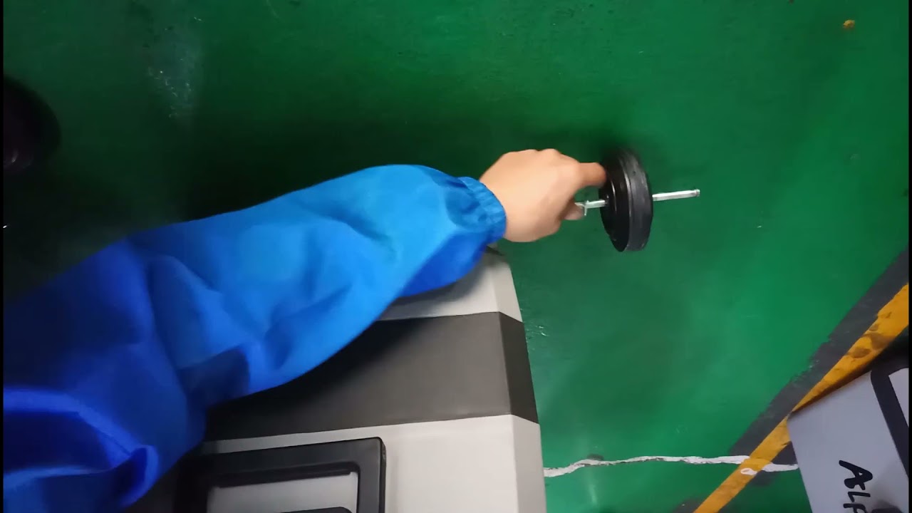 Alpicool T36-60 Fridge Repair Video ⑩ —— How to Replace the Wheels