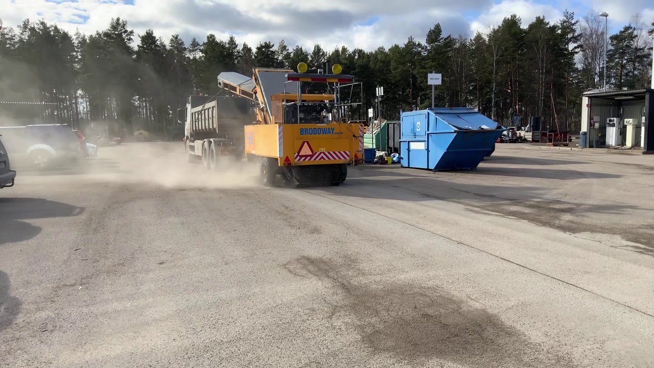 Köp Bogserad Sopmaskin Schmidt Senior på Klaravik