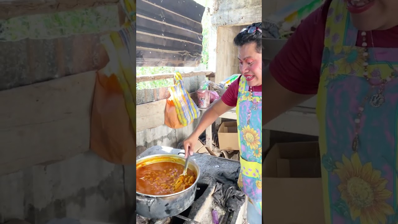 Doña Cata recibe a su hijo que viene de viaje 🤣😂😅