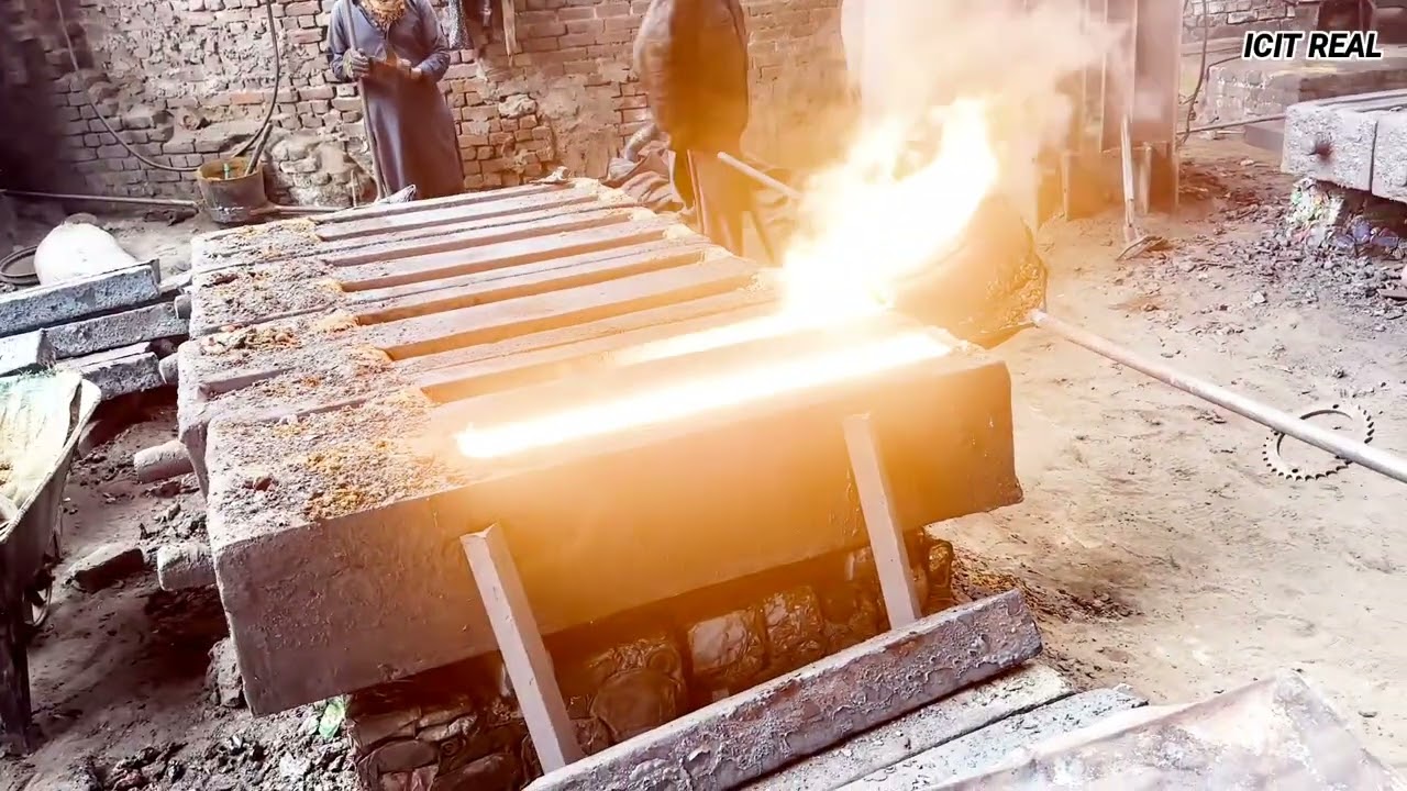 Unbelievable Industrial Power: 1500°C Liquid Steel Casting in a Giant Foundry